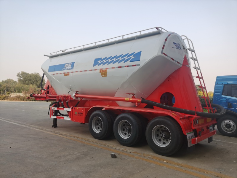 تانکر نیمه تریلر 36CBM 3 Axles W Type Cement Bulk Carrier